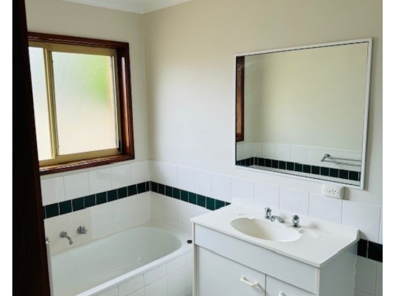 10/21 Elm Way, Jerrabomberra NSW 2619