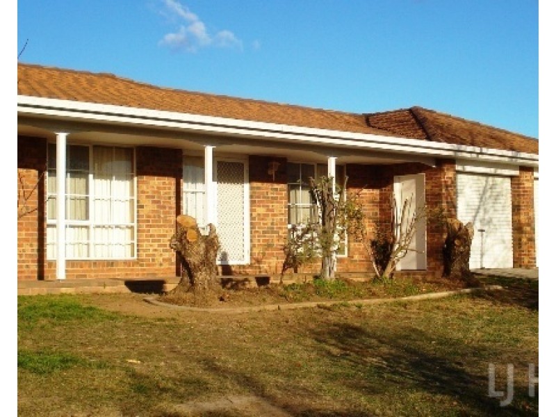 12 Parkview Crescent, Jerrabomberra NSW 2619