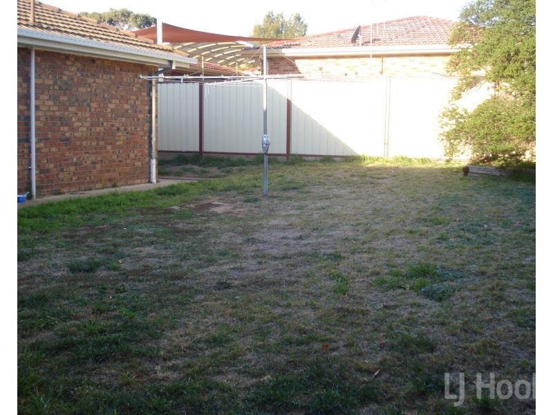 12 Parkview Crescent, Jerrabomberra NSW 2619