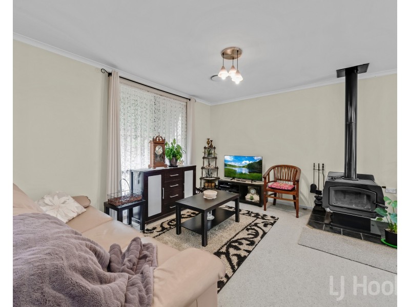 10 Sassafras Crescent, Karabar NSW 2620
