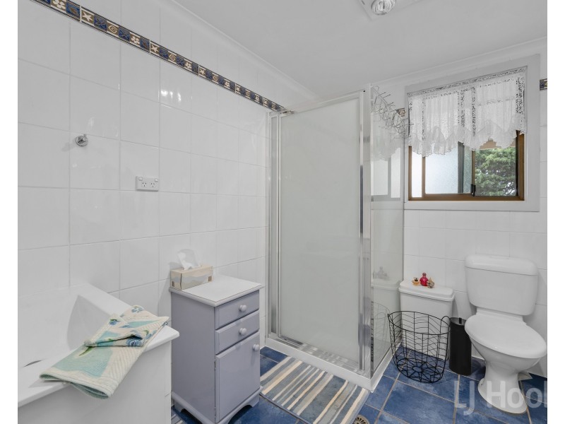 10 Sassafras Crescent, Karabar NSW 2620