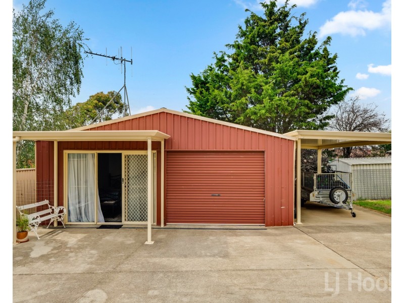 10 Sassafras Crescent, Karabar NSW 2620