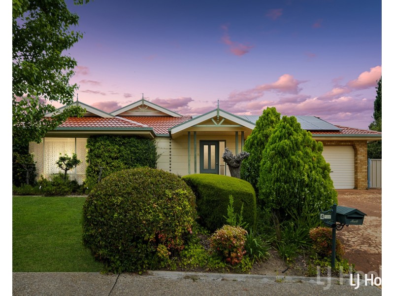 4 Laurel Place, Jerrabomberra NSW 2619