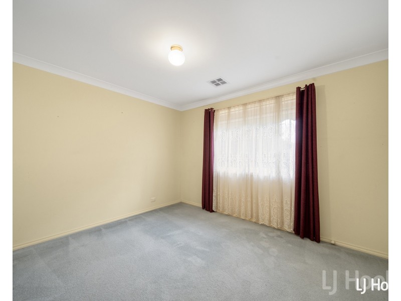 4 Laurel Place, Jerrabomberra NSW 2619