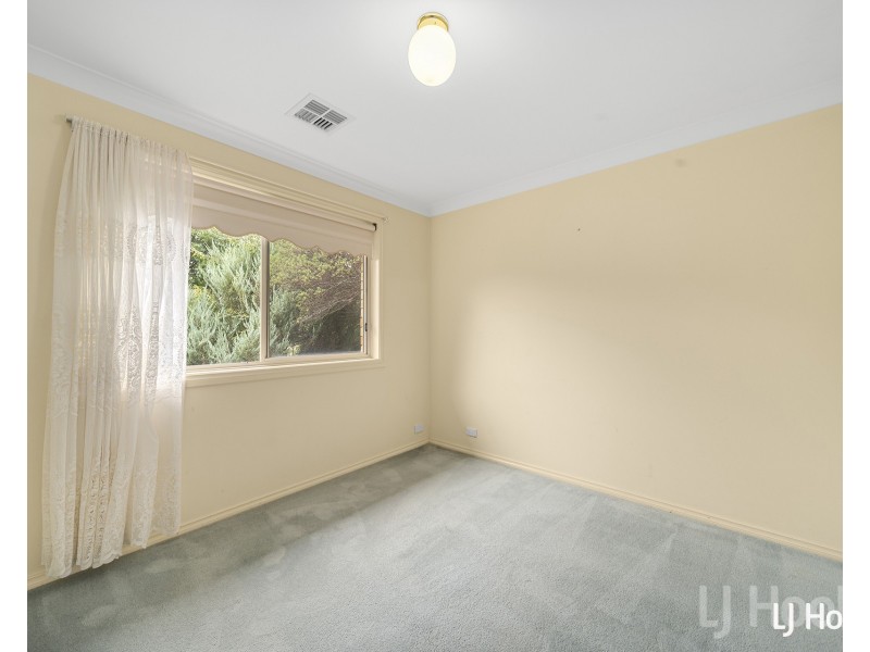 4 Laurel Place, Jerrabomberra NSW 2619