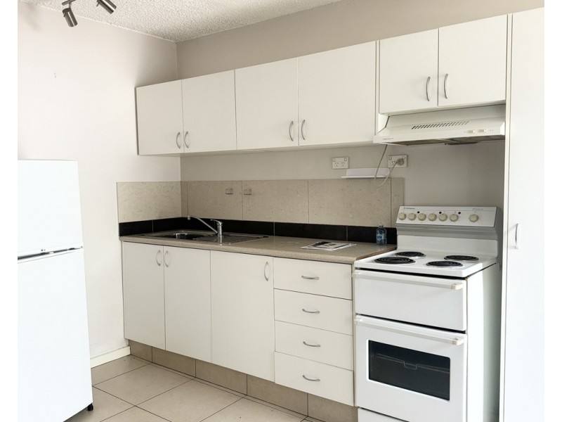 9/3 Charles Street, Queanbeyan NSW 2620