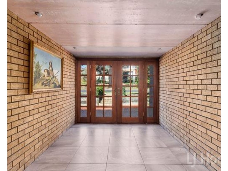 77 Pindari Crescent, Queanbeyan NSW 2620