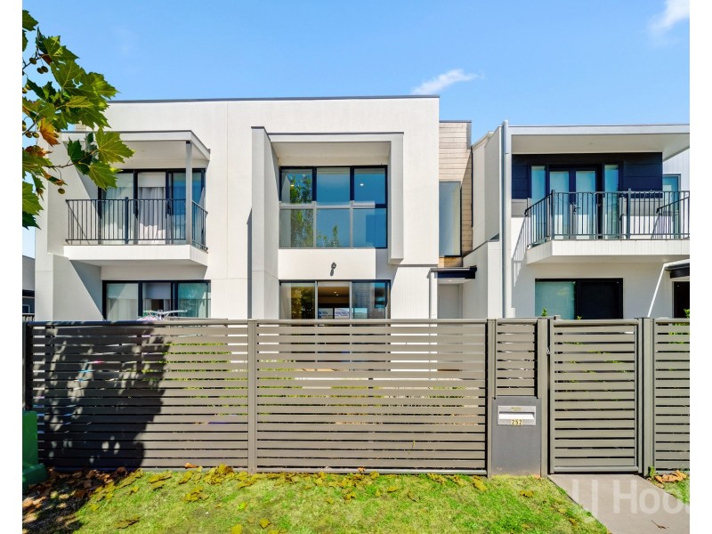 252 Gorman Drive, Googong NSW 2620