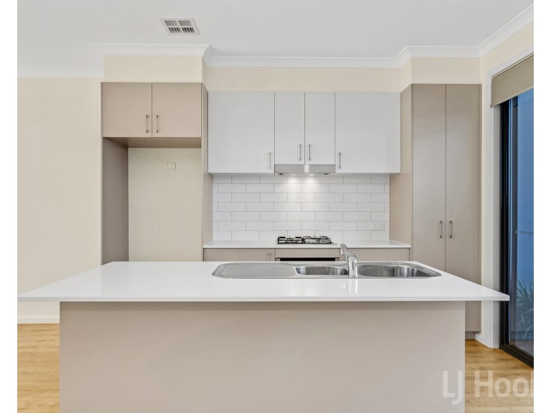 252 Gorman Drive, Googong NSW 2620