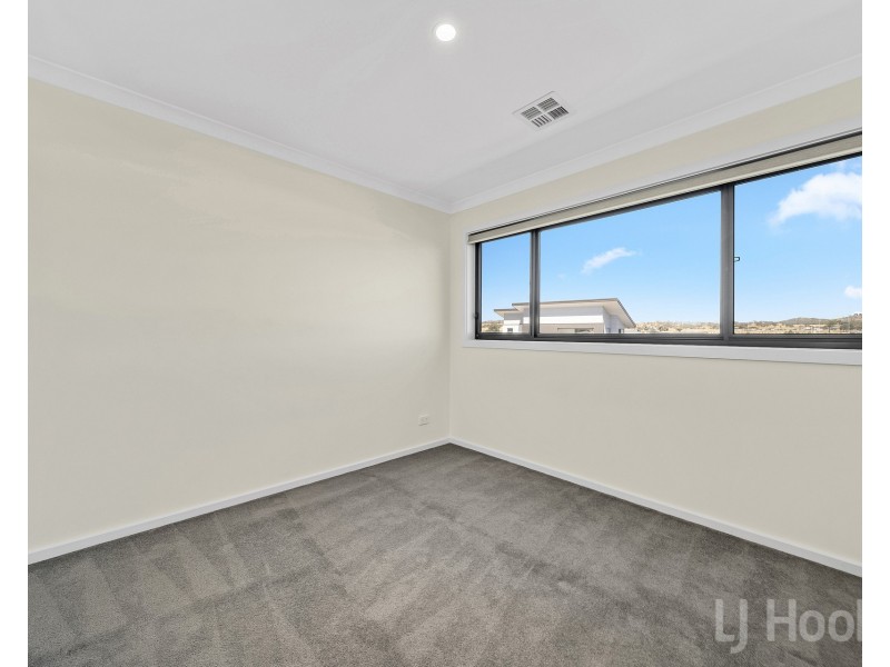 252 Gorman Drive, Googong NSW 2620