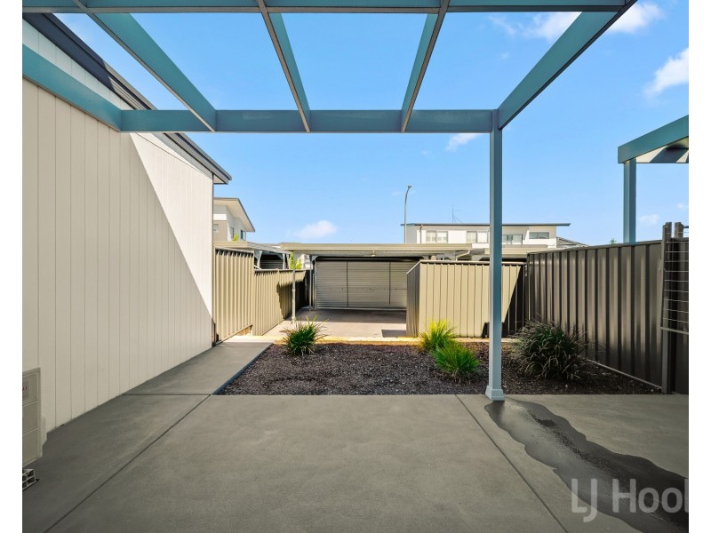 252 Gorman Drive, Googong NSW 2620