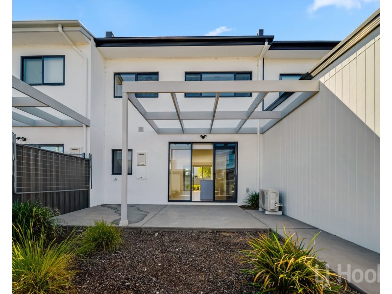 252 Gorman Drive, Googong NSW 2620