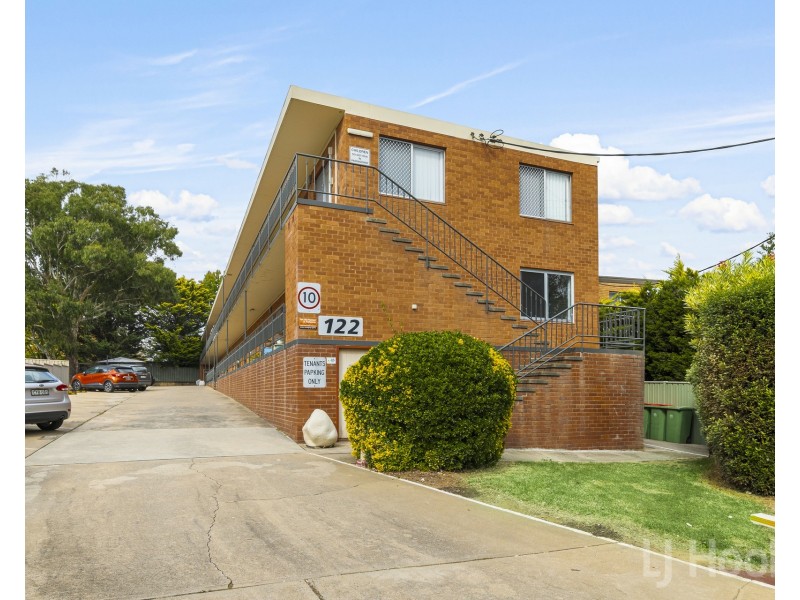 1/122 Henderson Road, Crestwood NSW 2620