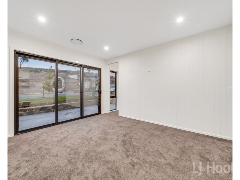 25 Lambrigg Road, Googong NSW 2620