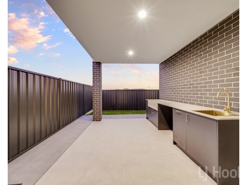 25 Lambrigg Road, Googong NSW 2620