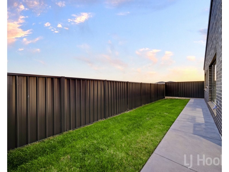 25 Lambrigg Road, Googong NSW 2620