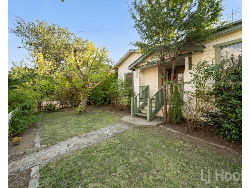 32 Thorpe Avenue, Queanbeyan NSW 2620