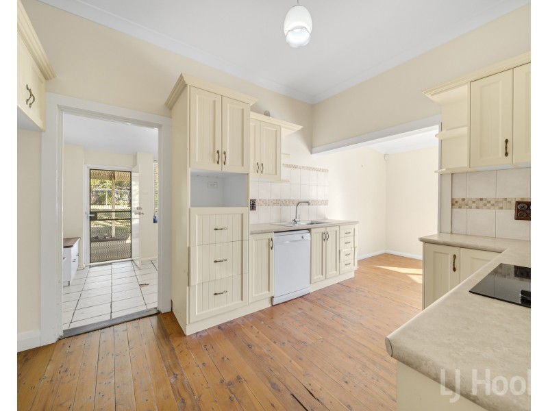 32 Thorpe Avenue, Queanbeyan NSW 2620