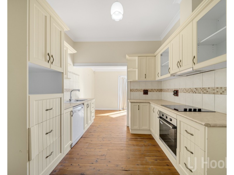 32 Thorpe Avenue, Queanbeyan NSW 2620