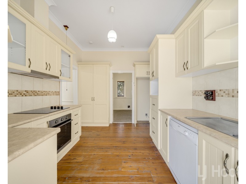 32 Thorpe Avenue, Queanbeyan NSW 2620