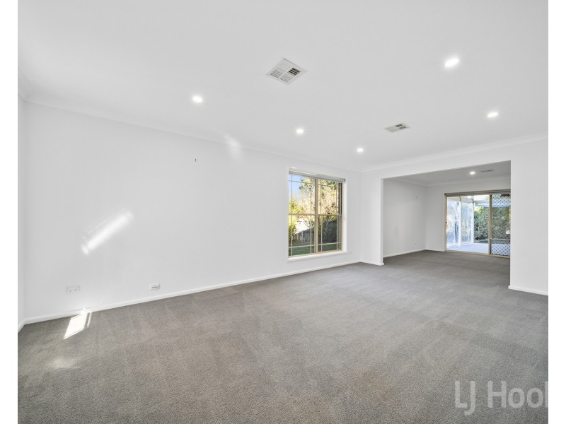 11 Coachwood Avenue, Jerrabomberra NSW 2619