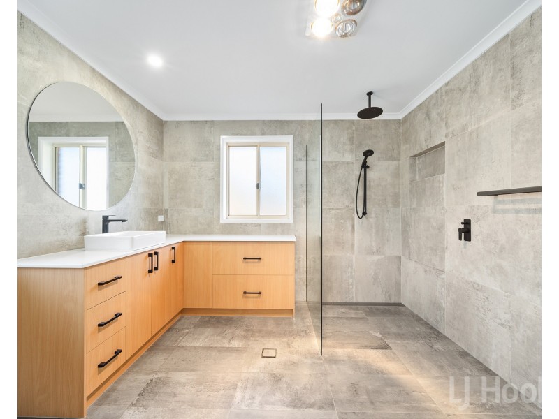 11 Coachwood Avenue, Jerrabomberra NSW 2619