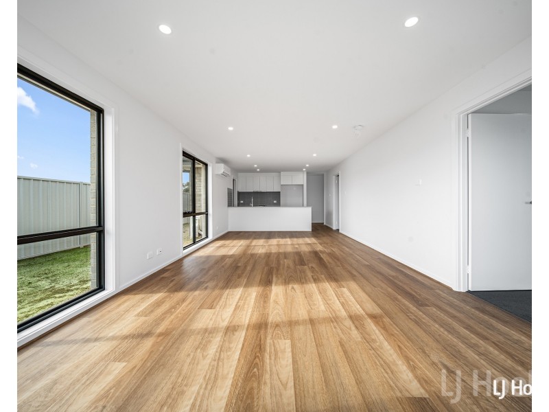 74 Alpine Ash Way, Tralee NSW 2620