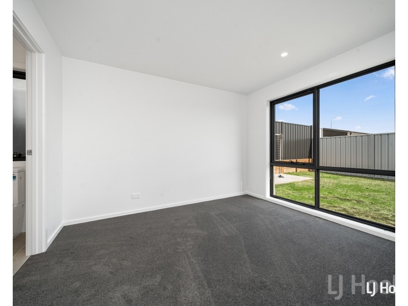 74 Alpine Ash Way, Tralee NSW 2620