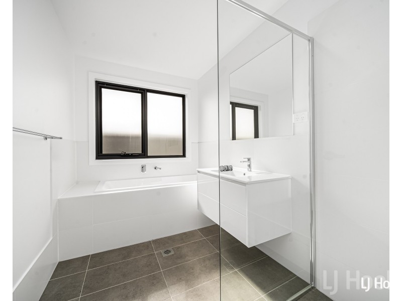 74 Alpine Ash Way, Tralee NSW 2620