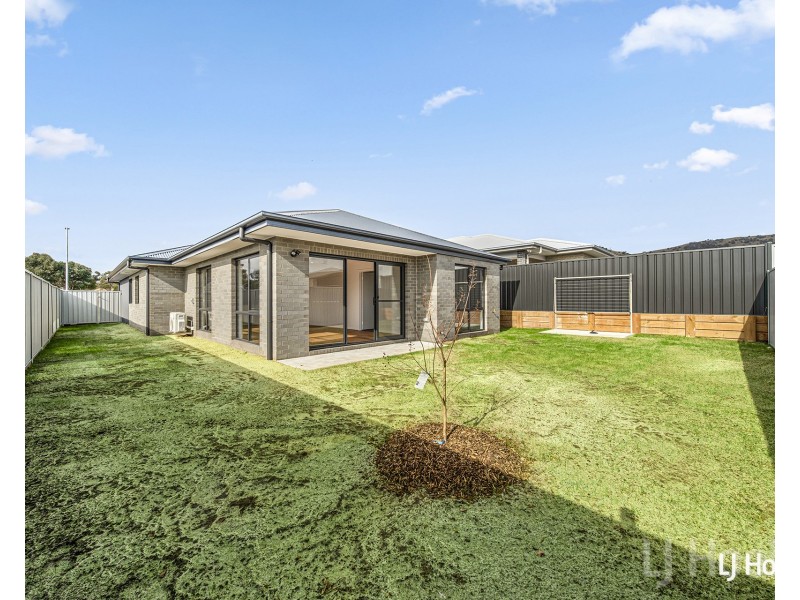74 Alpine Ash Way, Tralee NSW 2620
