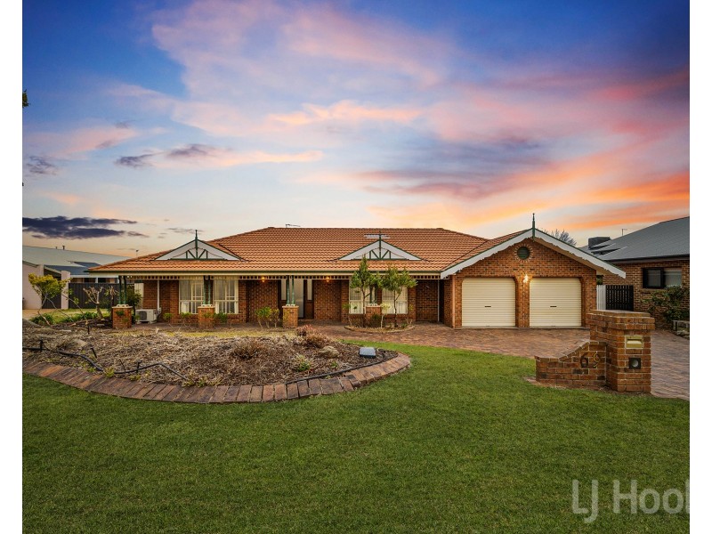 69 Bicentennial Drive, Jerrabomberra NSW 2619