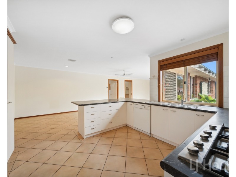 69 Bicentennial Drive, Jerrabomberra NSW 2619