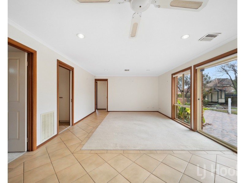 69 Bicentennial Drive, Jerrabomberra NSW 2619