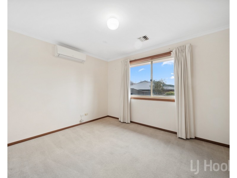 69 Bicentennial Drive, Jerrabomberra NSW 2619