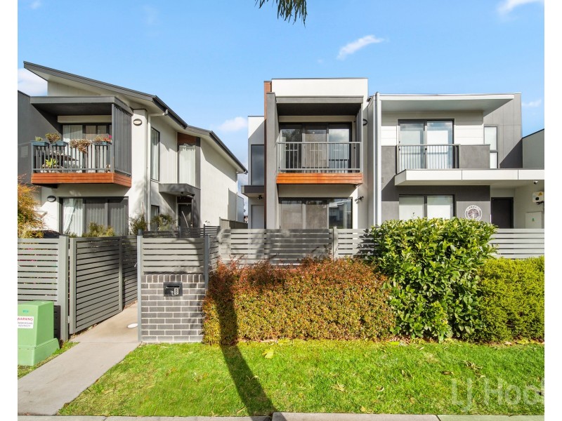 8 Percival Road, Googong NSW 2620