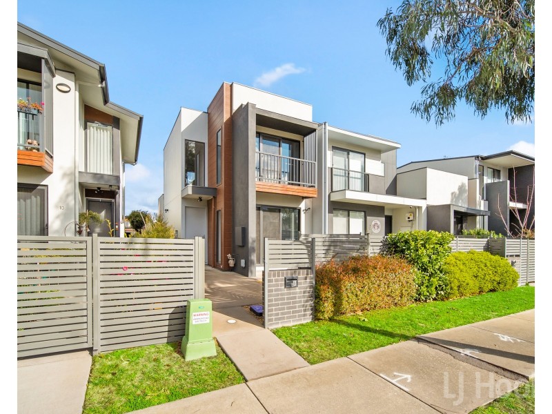 8 Percival Road, Googong NSW 2620