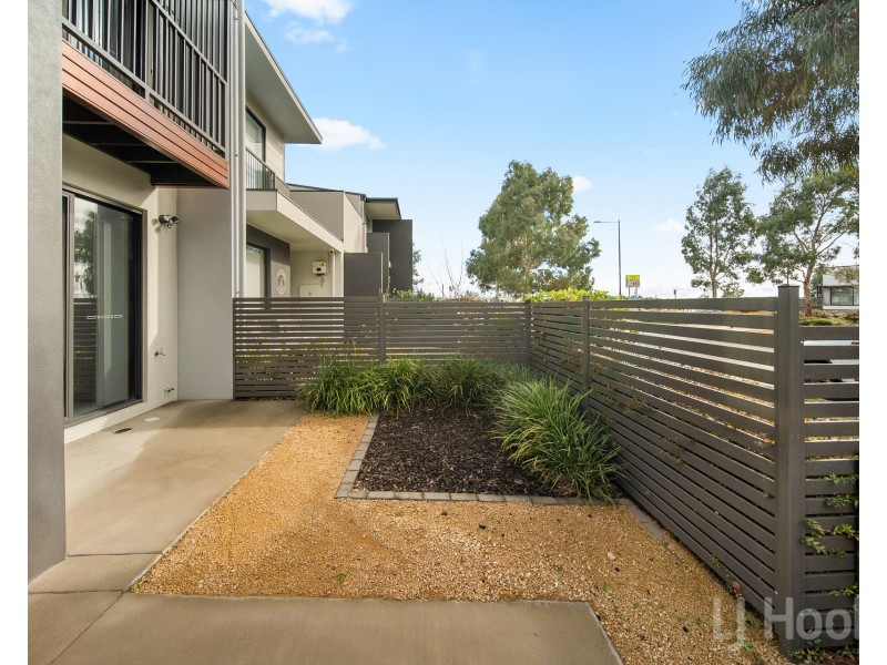 8 Percival Road, Googong NSW 2620