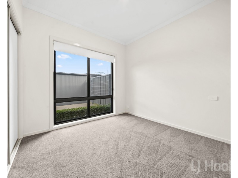 8 Percival Road, Googong NSW 2620