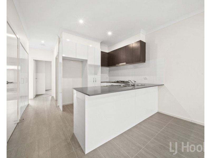 8 Percival Road, Googong NSW 2620