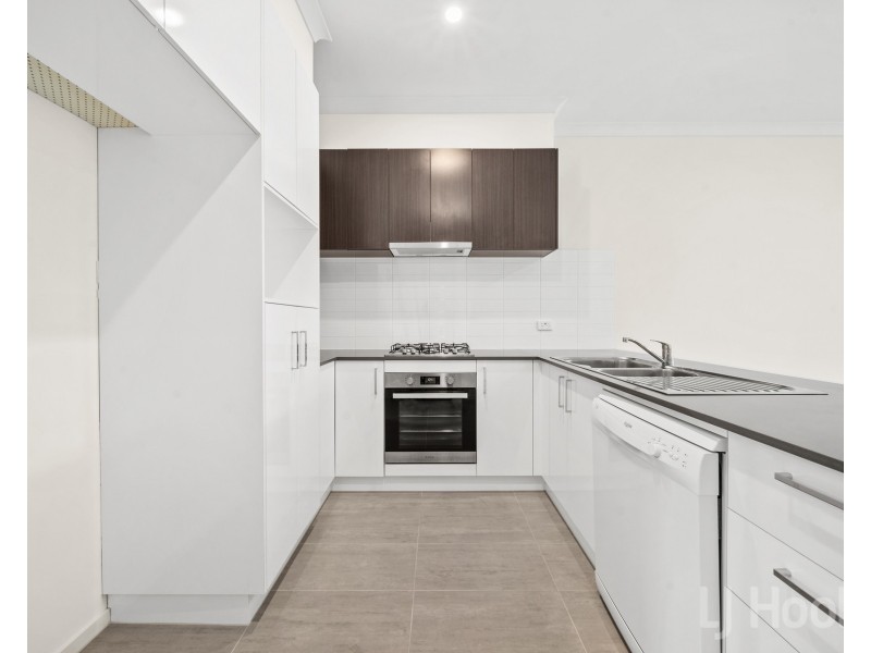 8 Percival Road, Googong NSW 2620