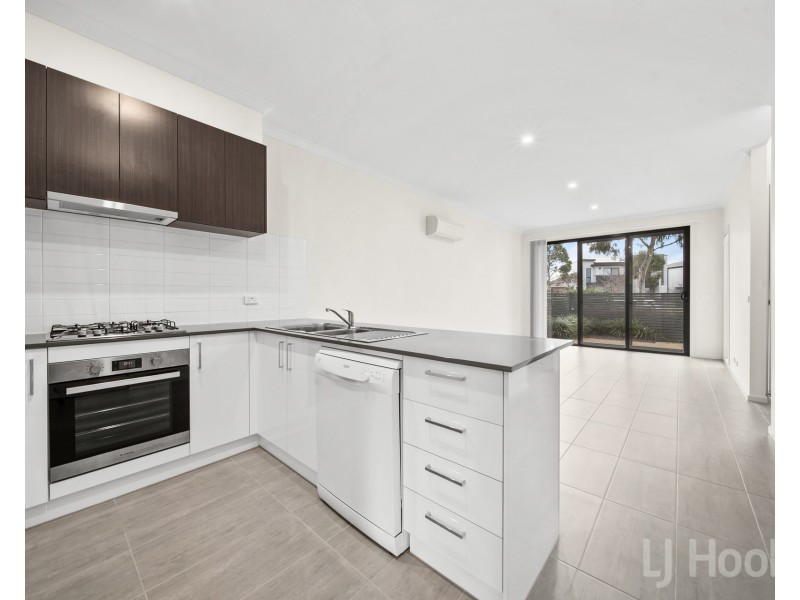 8 Percival Road, Googong NSW 2620