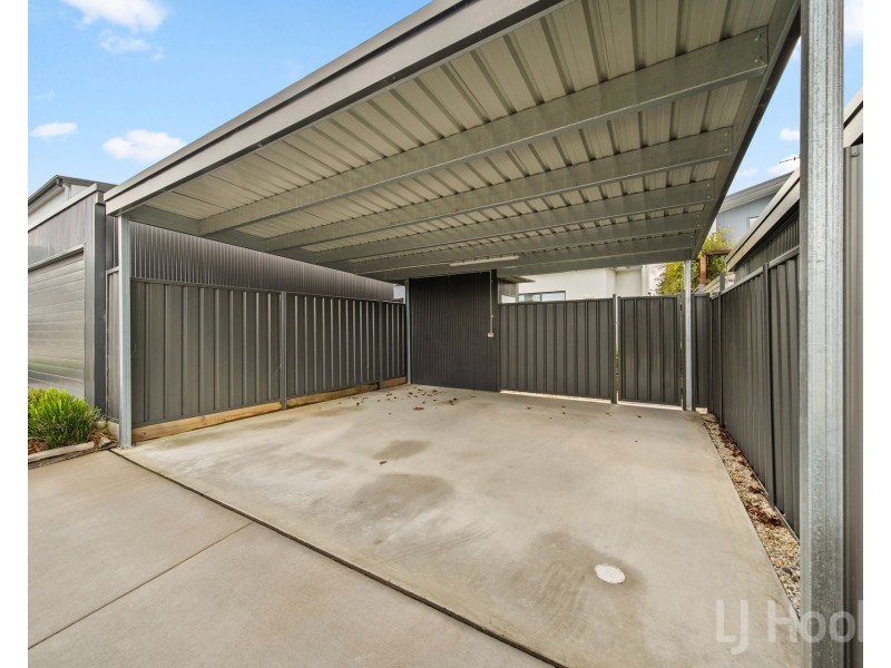 8 Percival Road, Googong NSW 2620