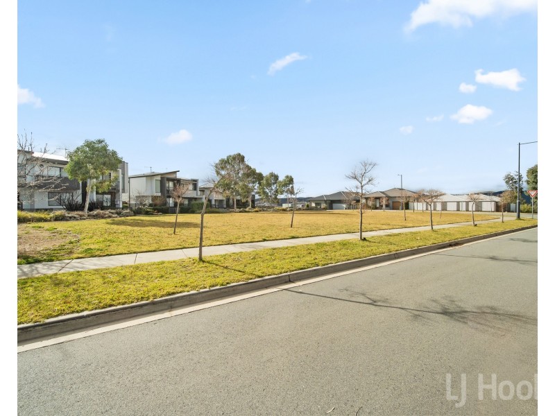 8 Percival Road, Googong NSW 2620