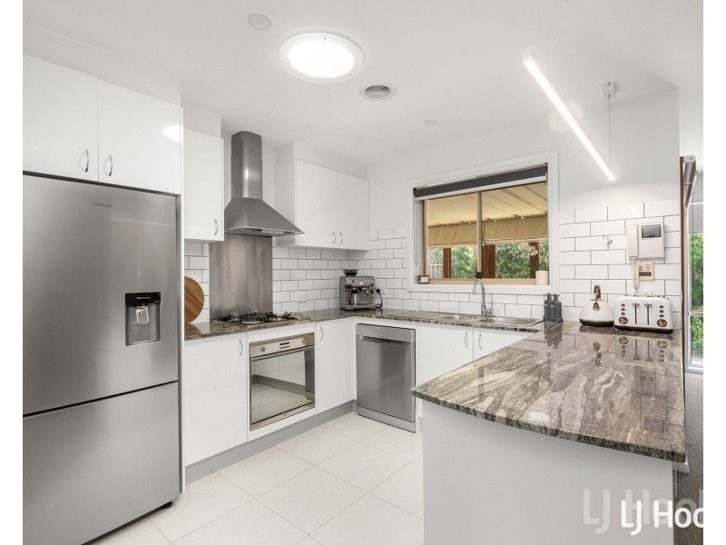 14 Bluestone Gardens, Jerrabomberra NSW 2619