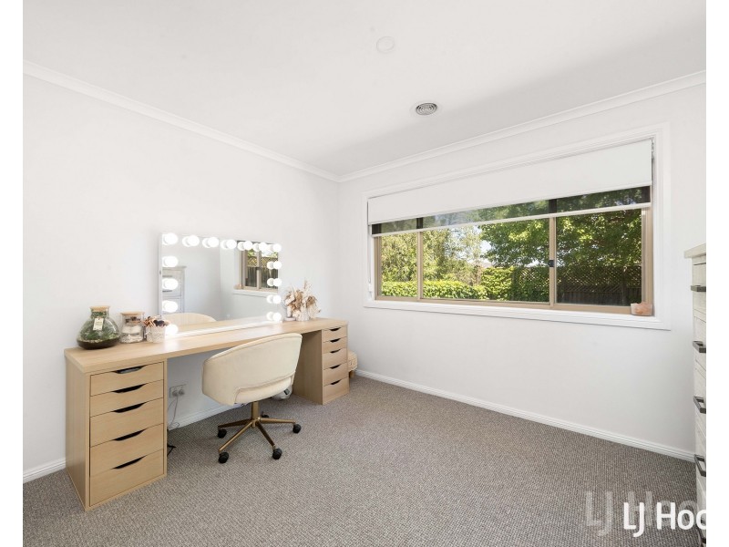 14 Bluestone Gardens, Jerrabomberra NSW 2619