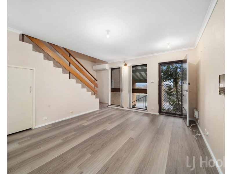 6/8 Nimmitabel Street, Queanbeyan West NSW 2620