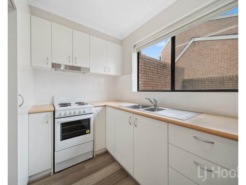 6/8 Nimmitabel Street, Queanbeyan West NSW 2620