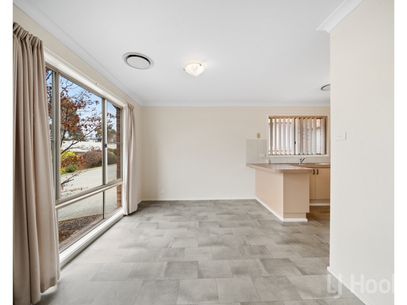 11/37 Derrima Road, Queanbeyan NSW 2620