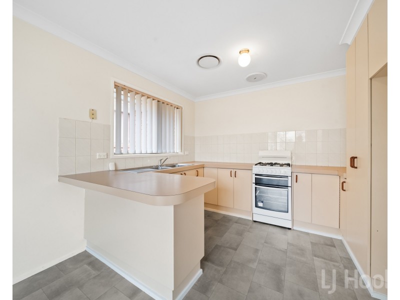 11/37 Derrima Road, Queanbeyan NSW 2620