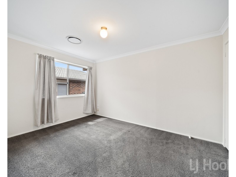 11/37 Derrima Road, Queanbeyan NSW 2620